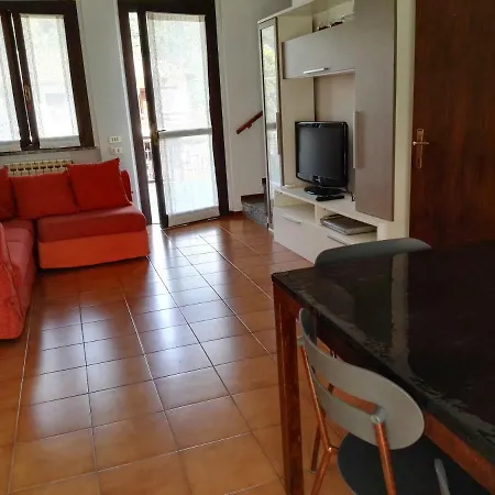 Casa Dina Сasa de vacaciones Colico